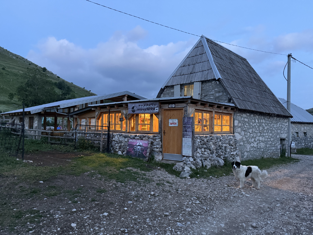 Na Krovu Svijeta
